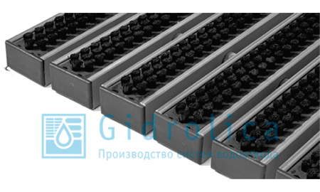 Решетка с щеткой 390 х 590 Gidrolica Step Pro - КонтурТерм